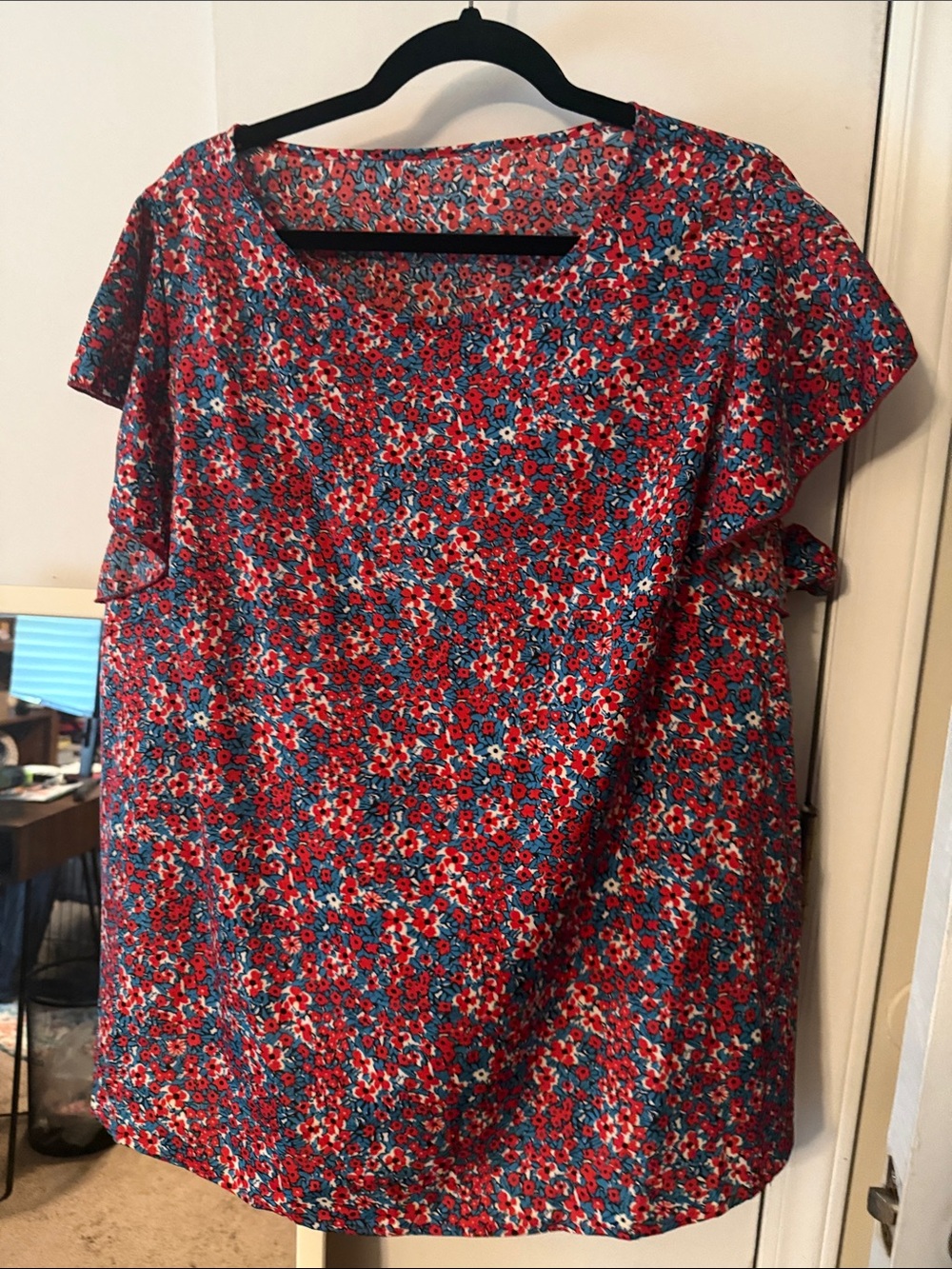 SHEIN Red & Blue Floral Short Sleeve Blouse